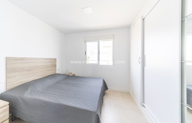 Resale - Apartment / flat - Torrevieja - Punta Prima