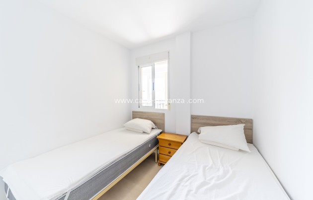 Resale - Apartment / flat - Torrevieja - Punta Prima