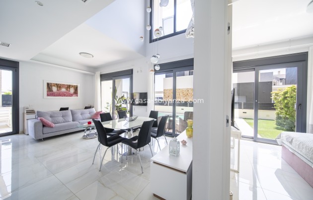 Resale - Villa - Orihuela Costa - Lomas de Cabo Roig