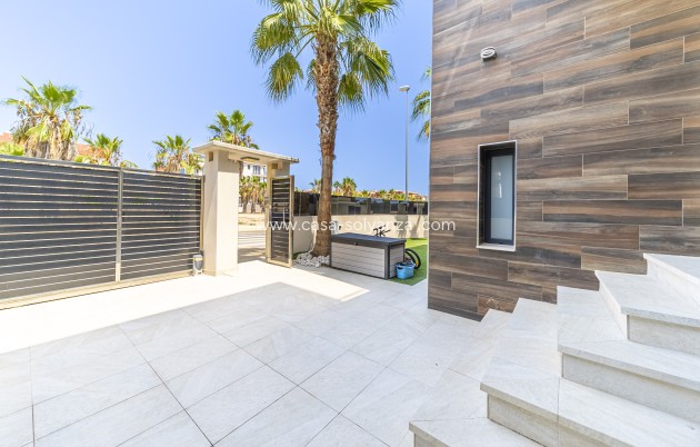 Resale - Villa - Orihuela Costa - Lomas de Cabo Roig