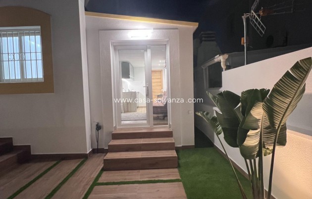 Resale - Bungalow - Torrevieja - Center
