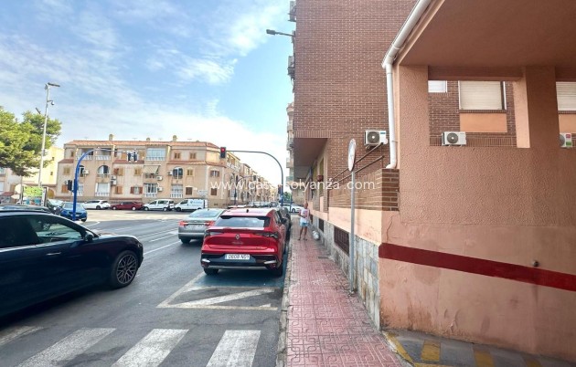 Resale - Apartment / flat - Torrevieja - Acequion