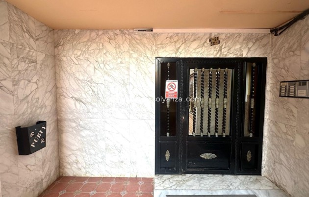 Resale - Apartment / flat - Torrevieja - Acequion