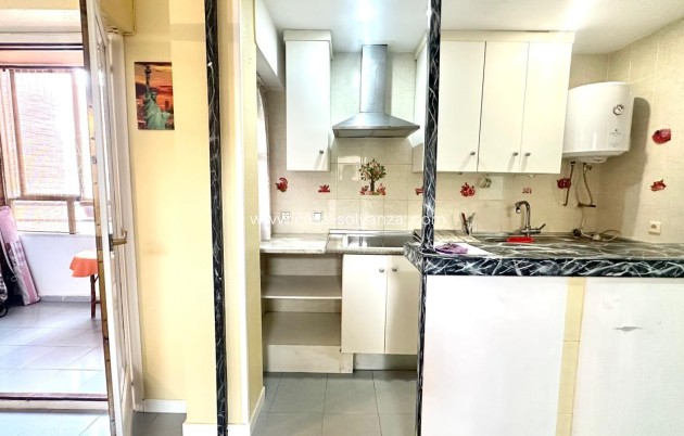 Resale - Apartment / flat - Torrevieja - Acequion