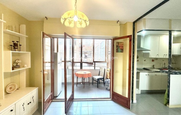 Resale - Apartment / flat - Torrevieja - Acequion