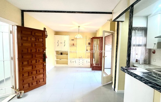 Resale - Apartment / flat - Torrevieja - Acequion