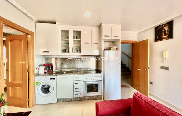 Resale - Apartment / flat - Torrevieja - Center