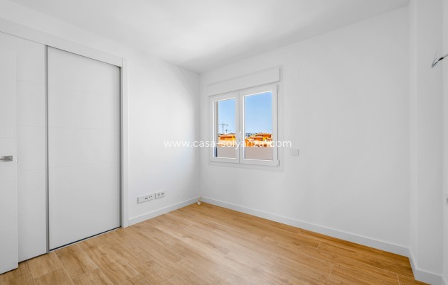 Resale - Apartment / flat - Punta Prima - Costa Blanca