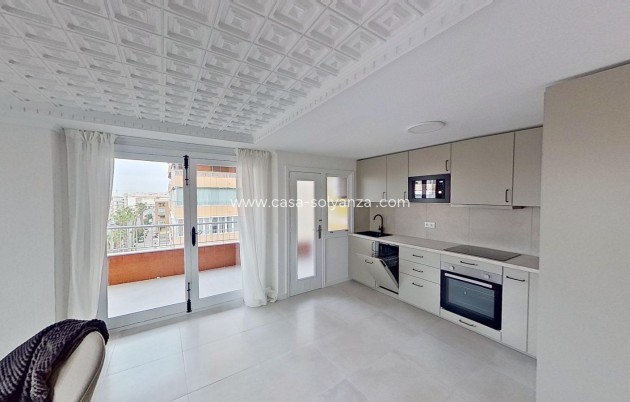 Resale - Apartment / flat - Torrevieja - Playa del Acequión
