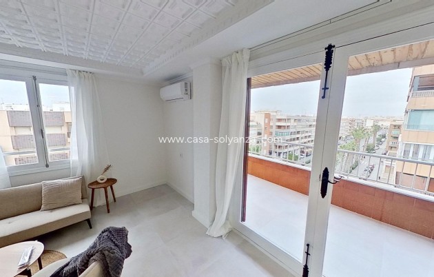 Resale - Apartment / flat - Torrevieja - Playa del Acequión