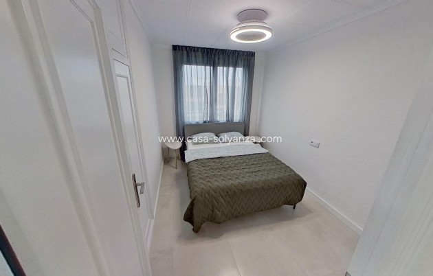 Resale - Apartment / flat - Torrevieja - Playa del Acequión