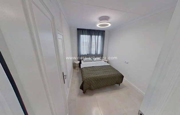Resale - Apartment / flat - Torrevieja - Playa del Acequión
