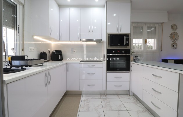 Resale - Villa - Orihuela Costa - La Florida