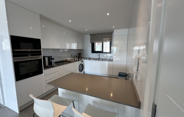 Resale - Apartment / flat - Villamartin - Costa Blanca