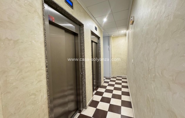 Resale - Apartment / flat - Torrevieja - Center