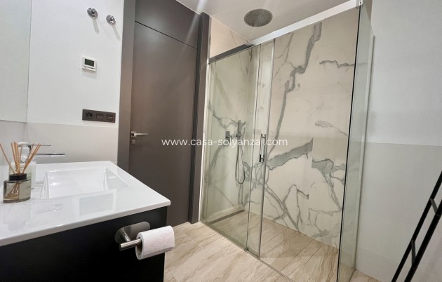 Resale - Villa - Villamartin - Costa Blanca