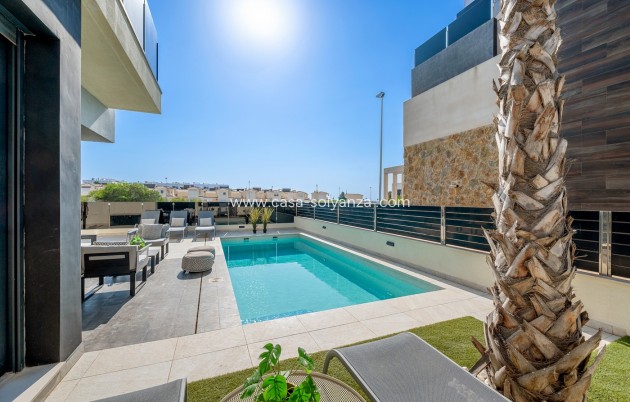 Revente - Villa - Orihuela Costa - Lomas de Cabo Roig