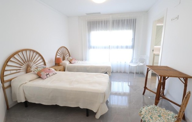 Wiederverkauf - Villa - Cabo Roig - MUY CERCA DE LA PLAYA