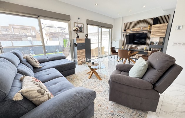 Wiederverkauf - Villa - Villamartin - Villamartín