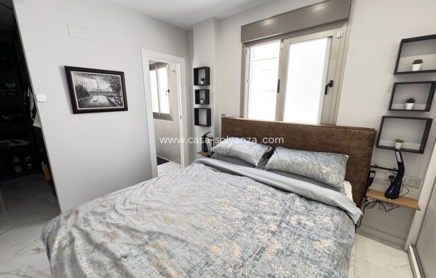 Wiederverkauf - Villa - Villamartin - Villamartín