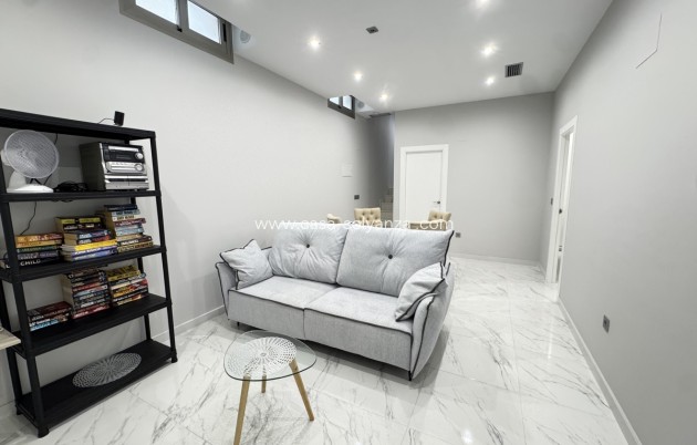 Wiederverkauf - Villa - Villamartin - Villamartín