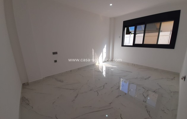 Herverkoop - Villa - Orihuela Costa