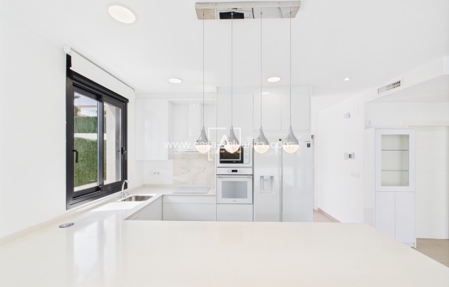 Herverkoop - Villa - Pinar de Campoverde