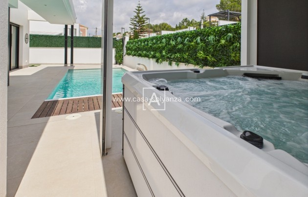 Herverkoop - Villa - Pinar de Campoverde