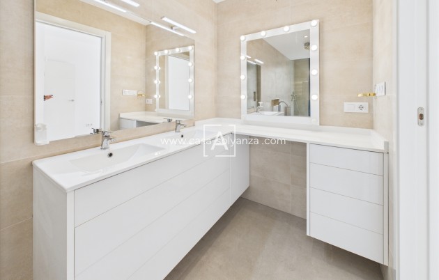 Herverkoop - Villa - Pinar de Campoverde