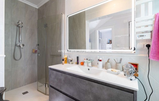 Wiederverkauf - Villa - Orihuela