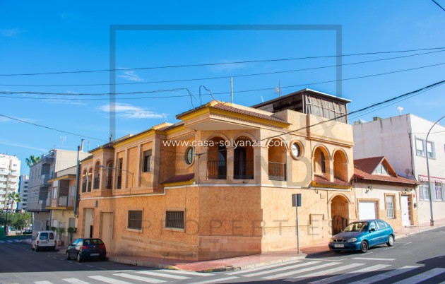 Herverkoop - Villa / Semi detached - Guardamar del Segura