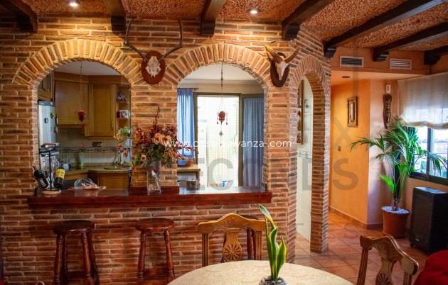 Herverkoop - Villa / Semi detached - Guardamar del Segura