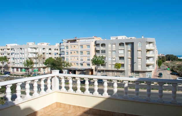 Revente - Adosado - Guardamar del Segura - Urbanizaciones