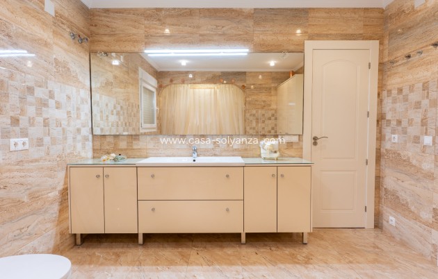 Revente - Villa / Semi detached - Torrevieja - Los Balcones