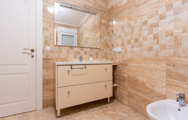 Revente - Villa / Semi detached - Torrevieja - Los Balcones