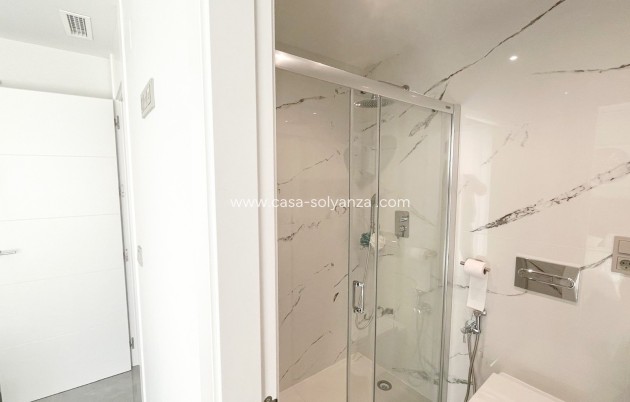 Revente - Villa / Semi detached - Torrevieja - Los Altos