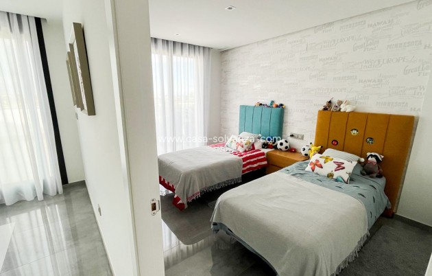 Revente - Villa / Semi detached - Torrevieja - Los Altos