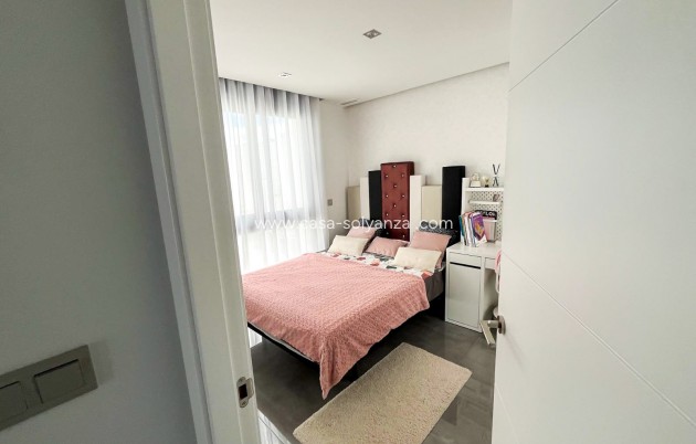 Revente - Villa / Semi detached - Torrevieja - Los Altos