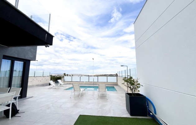 Revente - Villa / Semi detached - Torrevieja - Los Altos