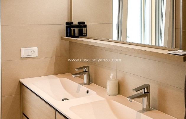 Revente - Villa / Semi detached - Torrevieja - La Siesta