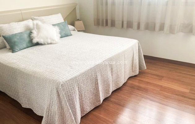 Revente - Villa / Semi detached - Orihuela Costa - Mil Palmeras