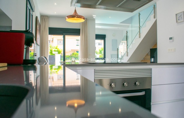 Revente - Independent villa - Torrevieja - La Siesta