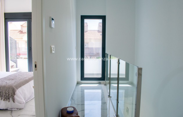 Revente - Independent villa - Torrevieja - La Siesta