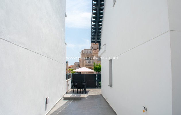 Revente - Independent villa - Torrevieja - La Siesta