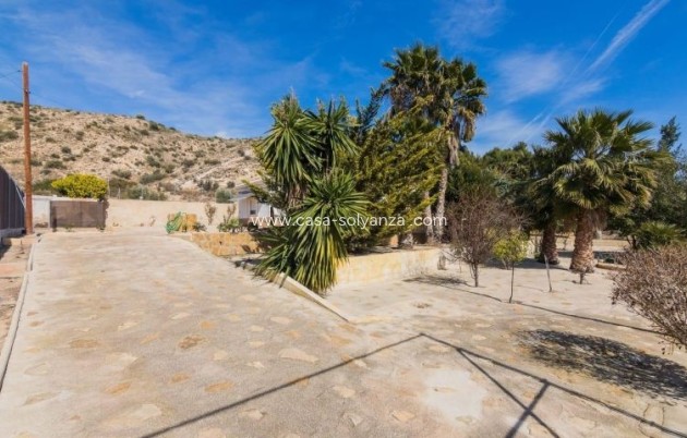 Resale - Villa - Elche