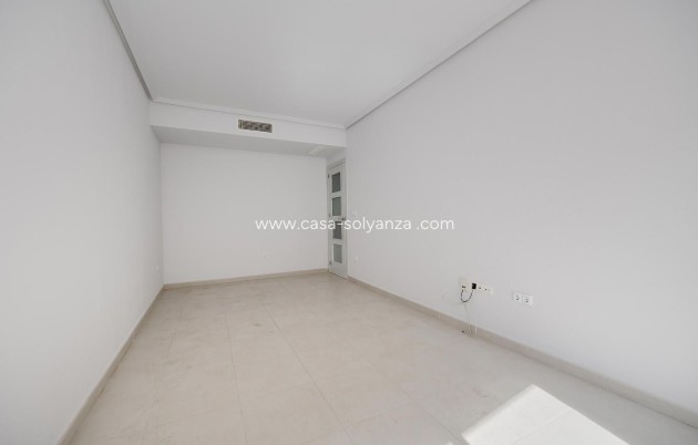 Reventa - Apartamento / piso - Torrevieja - Center