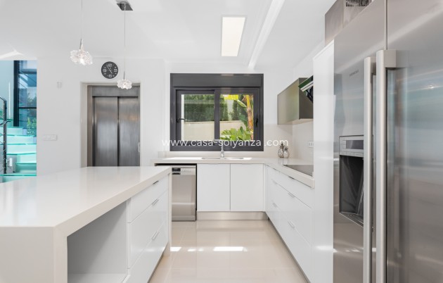 Revente - Villa - San Miguel - San Miguel Salinas