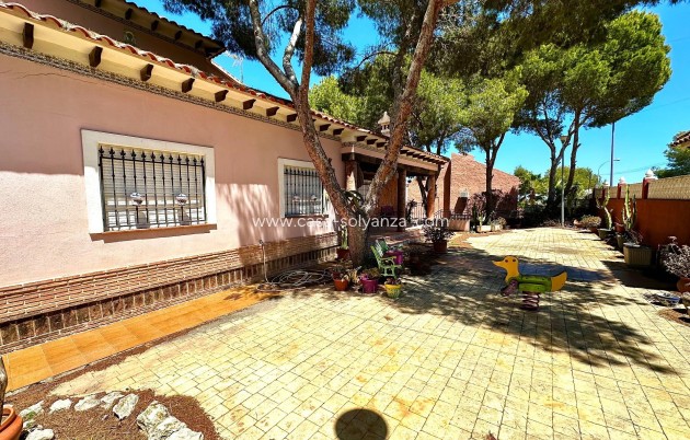 Revente - Villa - San Miguel de Salinas - Ciudad de las comunicaciones