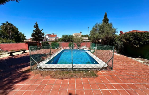 Revente - Villa - San Miguel de Salinas - Ciudad de las comunicaciones