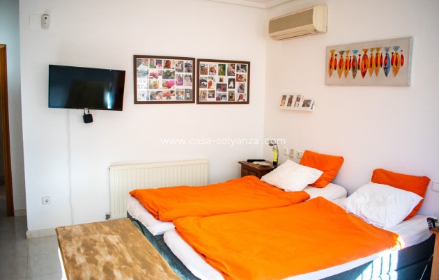 Revente - Independent villa - Orihuela Costa - La Zenia